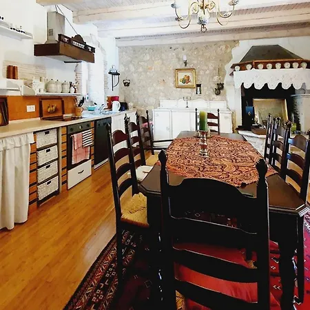 Kazun Holiday home *